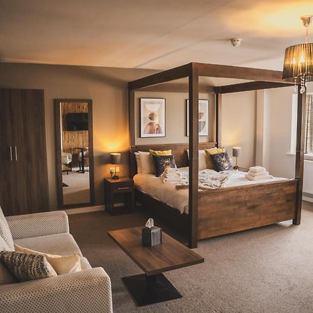 Готель Crossways Веллс Екстер'єр фото A bedroom at The Old Vicarage Hotel