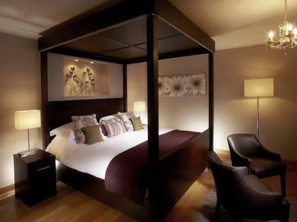 Готель Crossways Веллс Екстер'єр фото A bedroom at The Berkeley