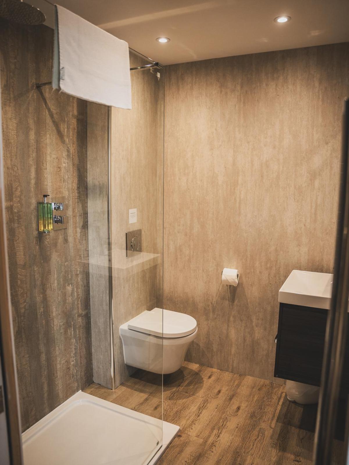 Готель Crossways Веллс Екстер'єр фото Bathroom